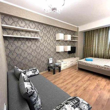 Homeservice Apartments On Stefan Cel Mare Boulevard 基希讷乌 外观 照片