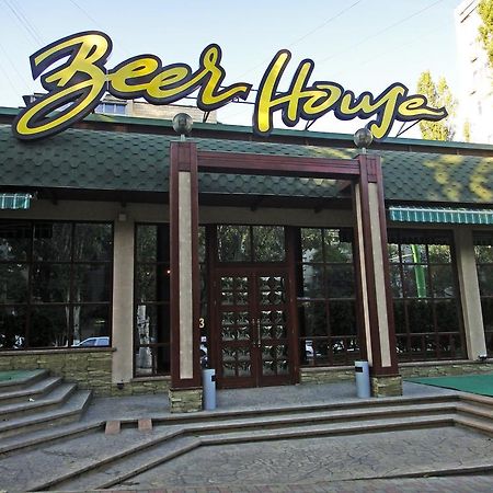 Homeservice Apartments On Stefan Cel Mare Boulevard 基希讷乌 外观 照片