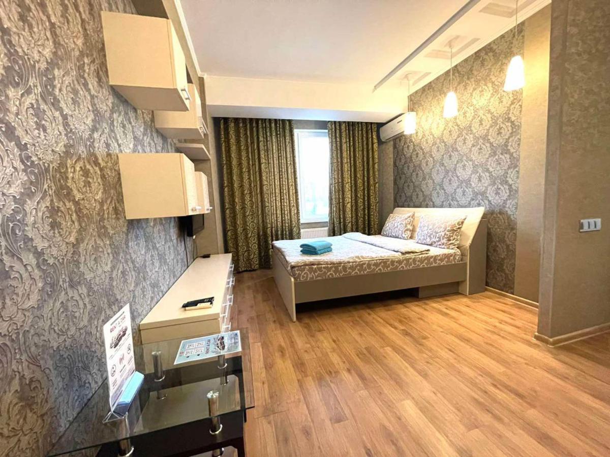 Homeservice Apartments On Stefan Cel Mare Boulevard 基希讷乌 外观 照片
