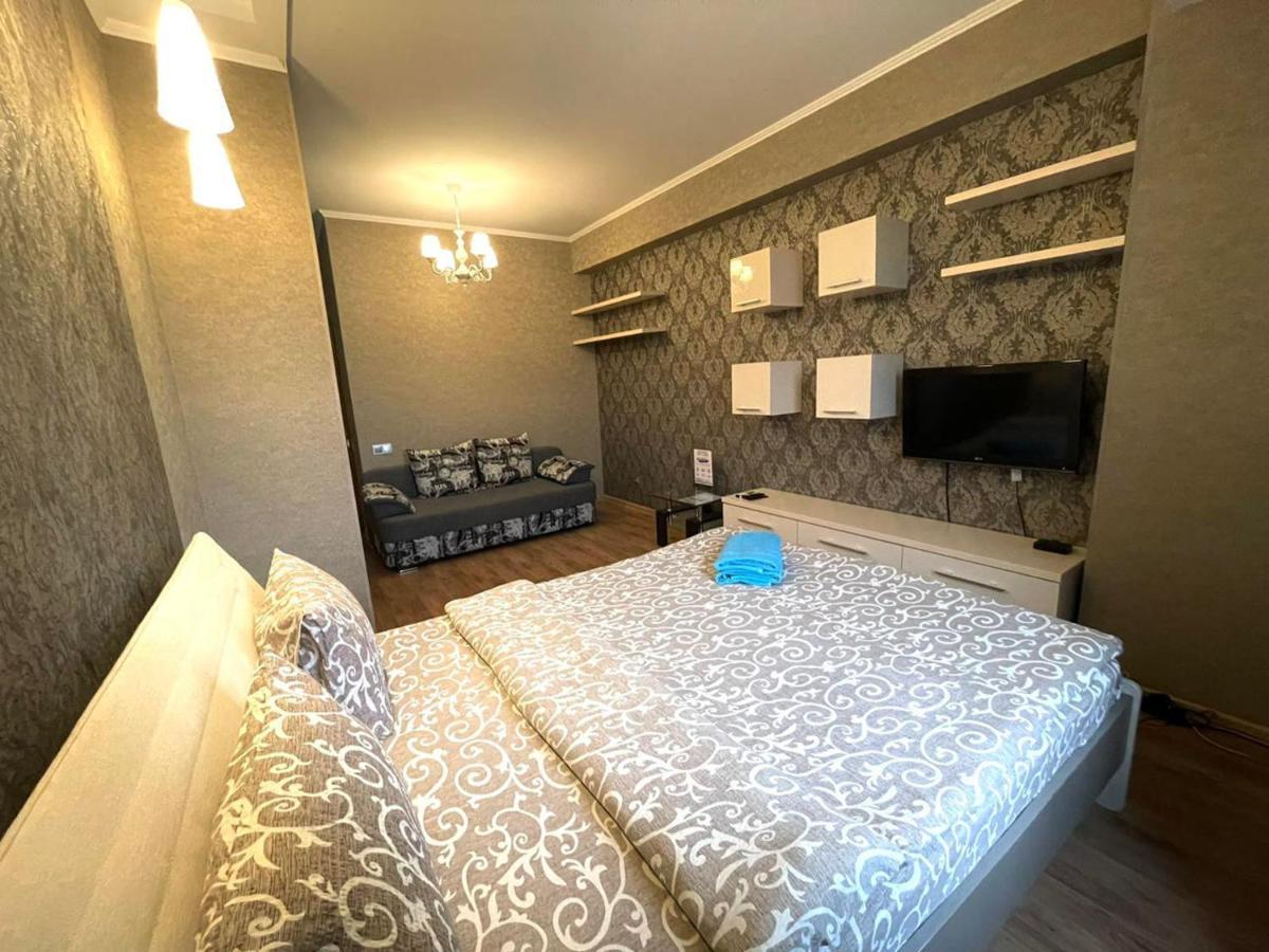 Homeservice Apartments On Stefan Cel Mare Boulevard 基希讷乌 外观 照片