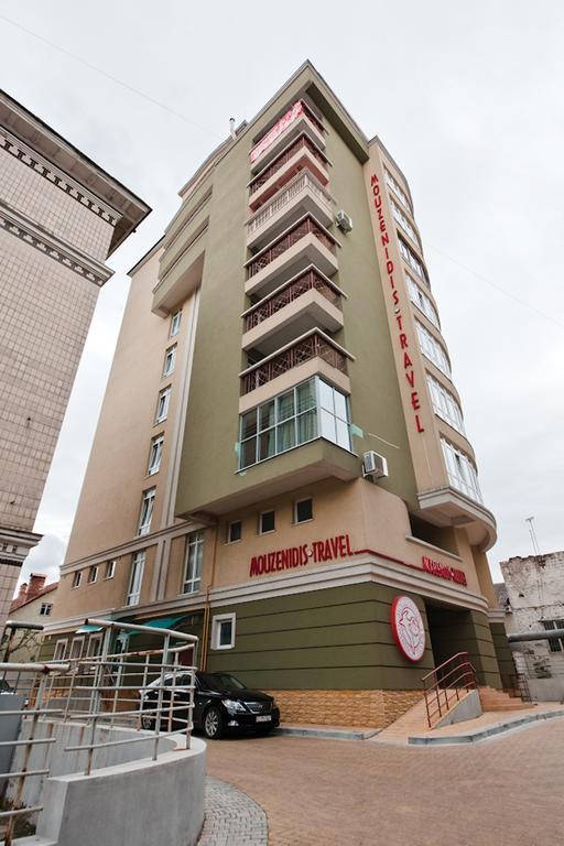 Homeservice Apartments On Stefan Cel Mare Boulevard 基希讷乌 外观 照片